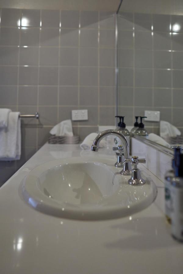 Eltham Hotel Nsw Екстериор снимка